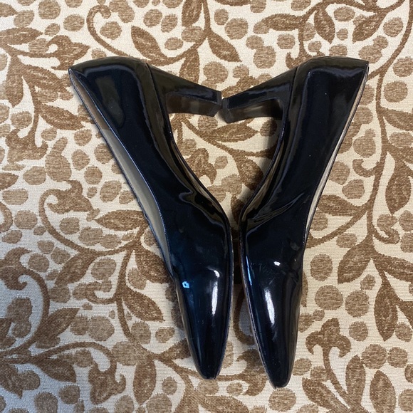 Stuart Weitzman black  Patten Leather heels with a little bling - Picture 4 of 5